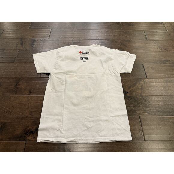Tetris 40th Anniversary American Red Cross White Short Sleeve T-Shirt M NWOT NEW - Picture 3 of 9